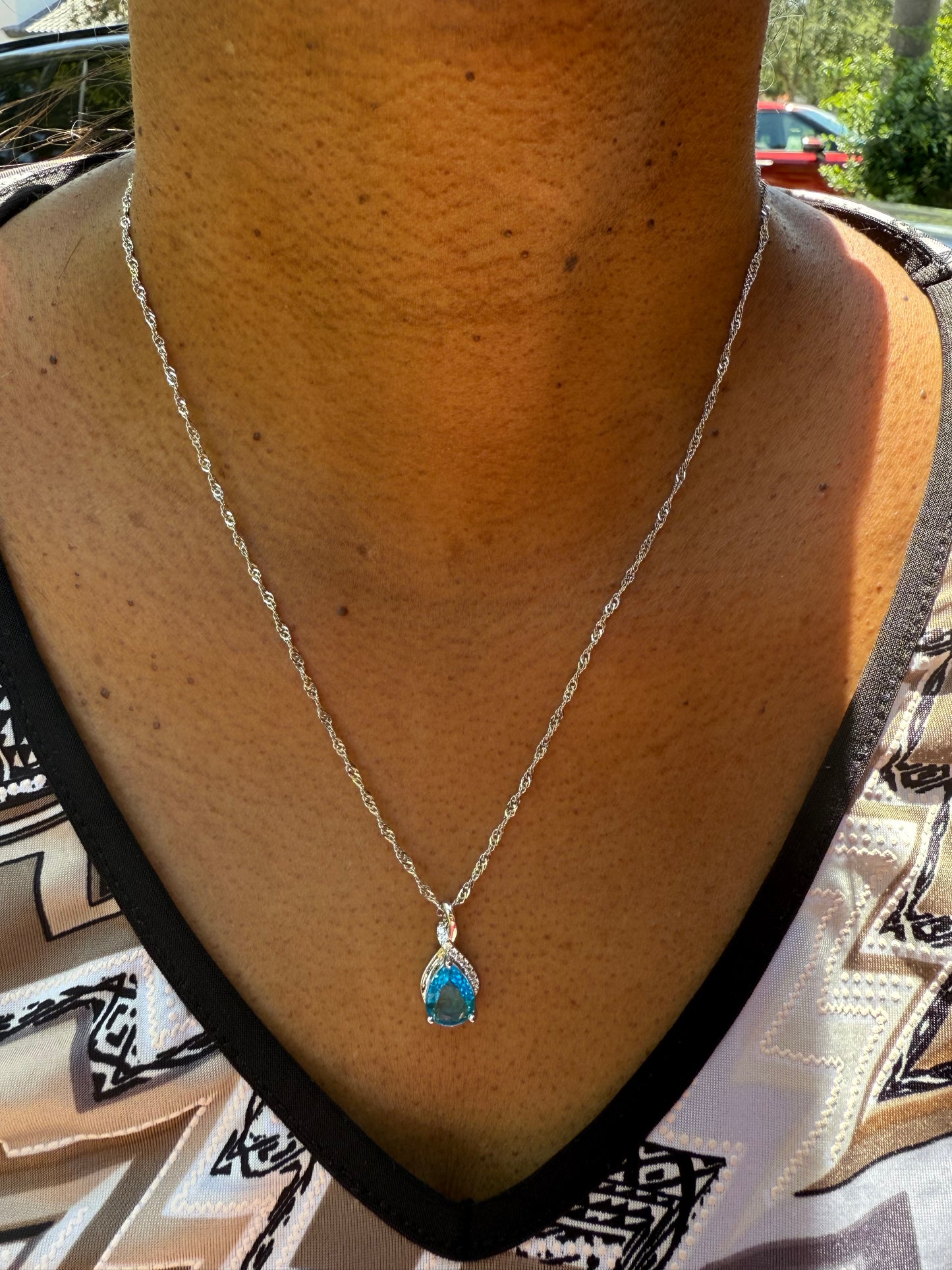Aquamarine pendant necklace