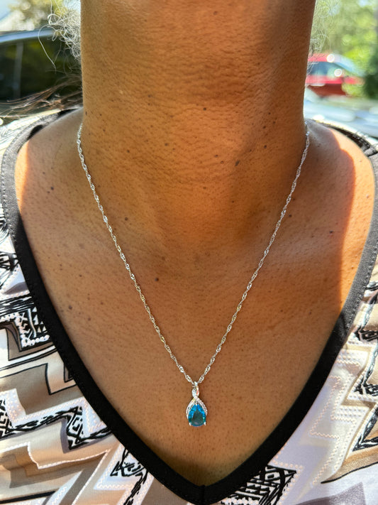 Aquamarine pendant necklace