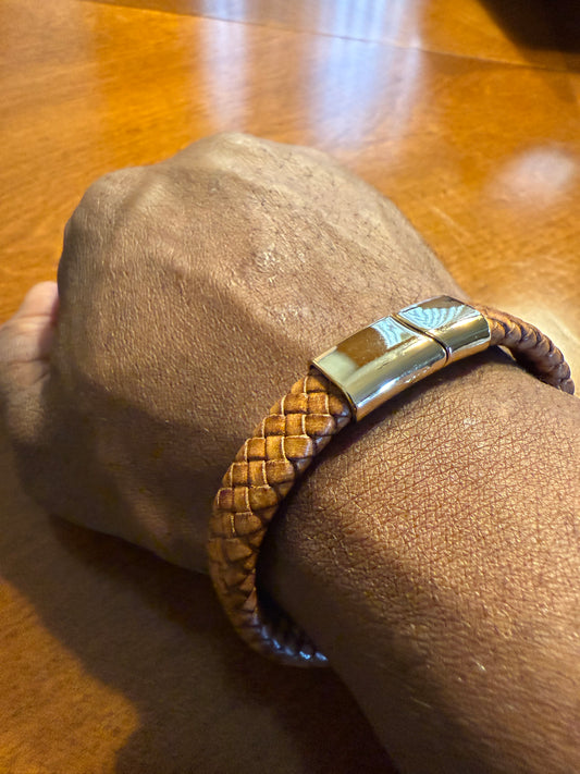 Light brown leather braided bracelet