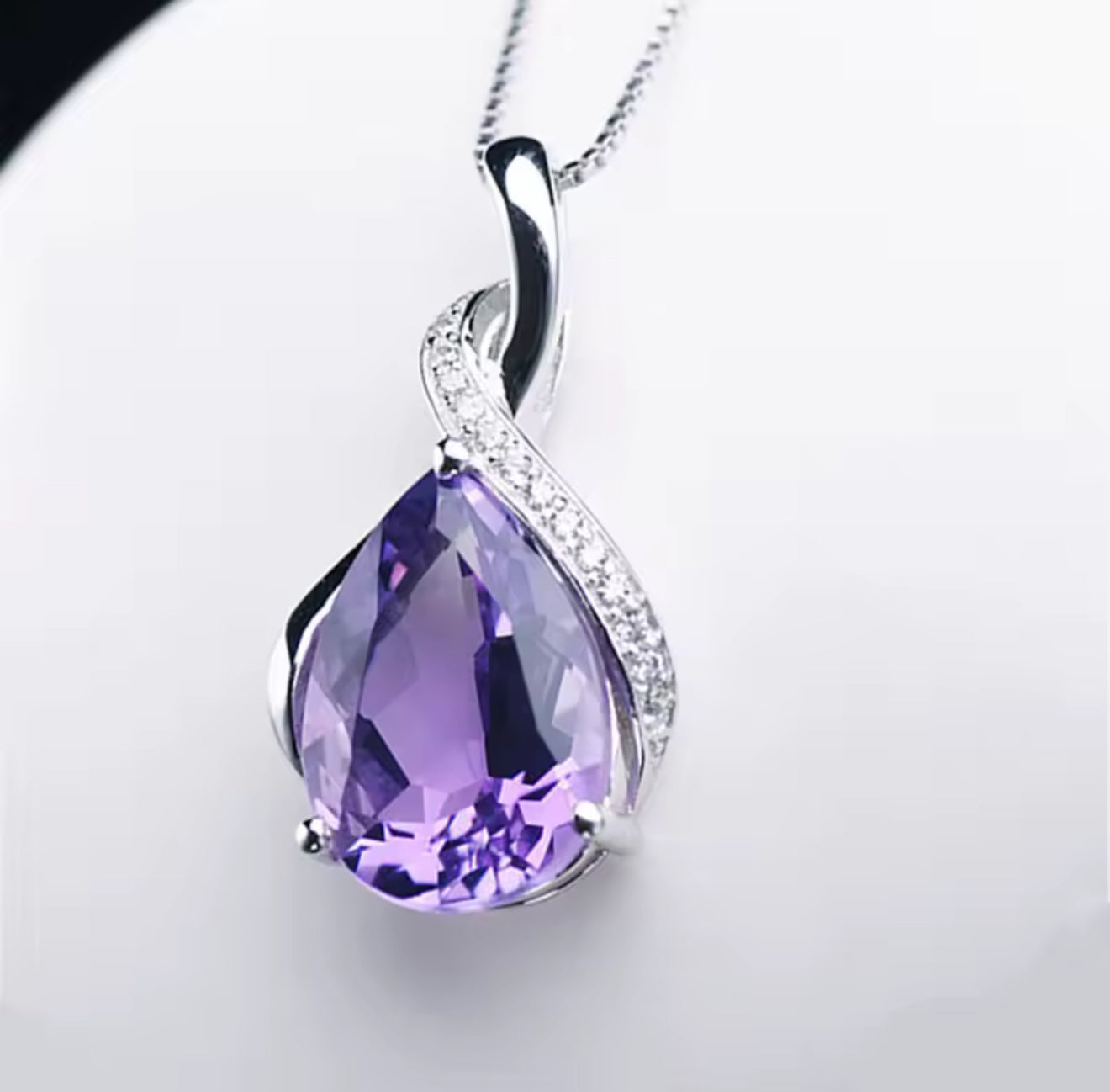 Amethyst pendant necklace