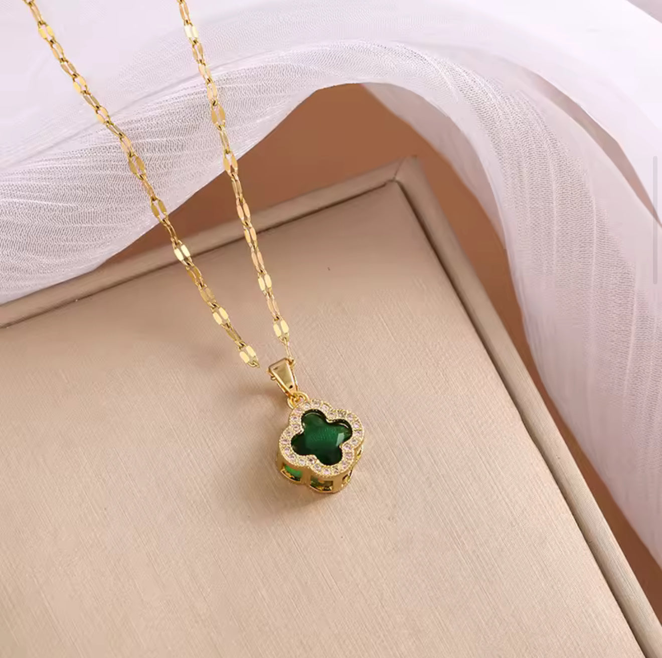 4 leaf clover necklace