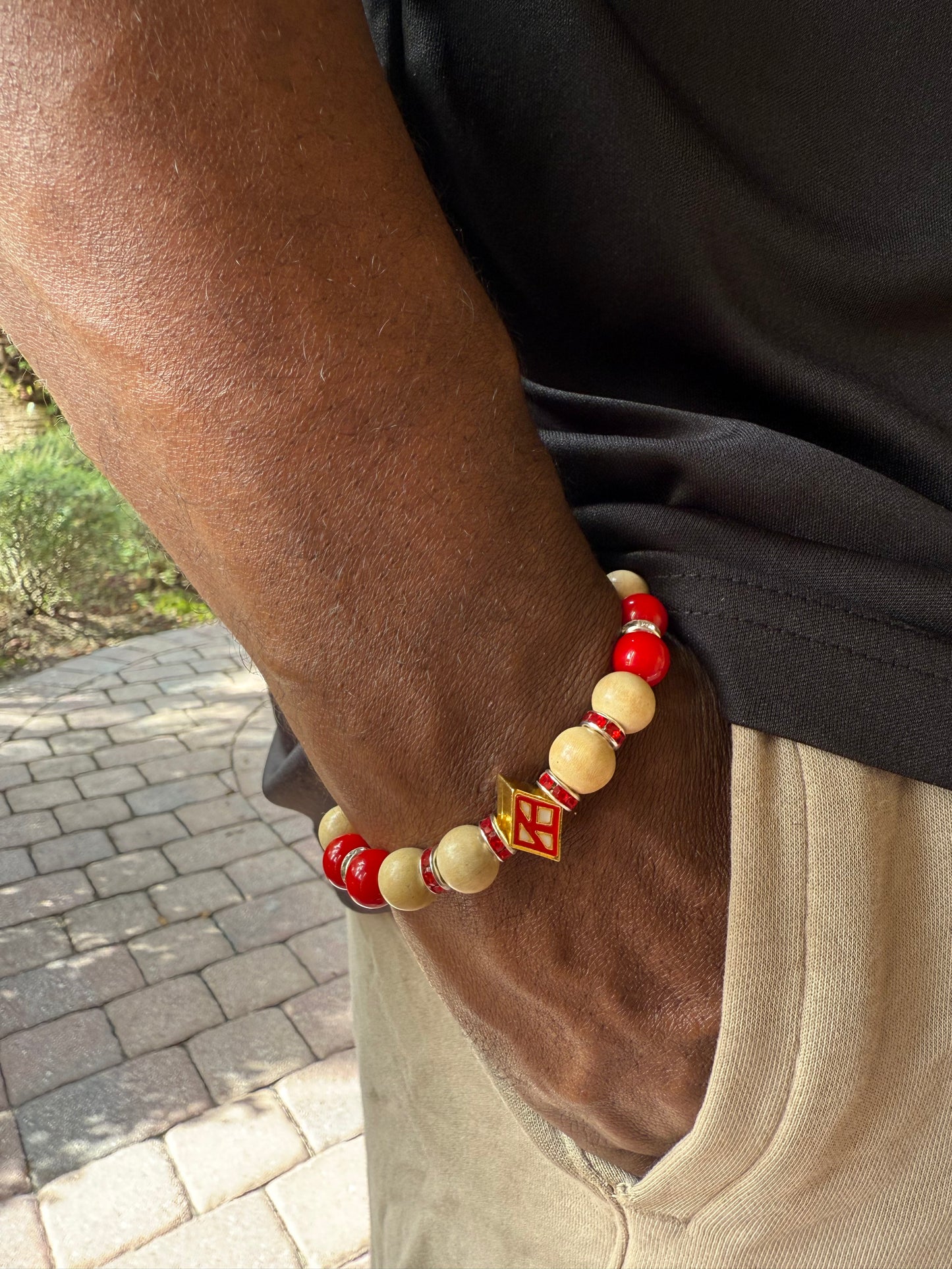 Floating "K" crimson and cream bracelet