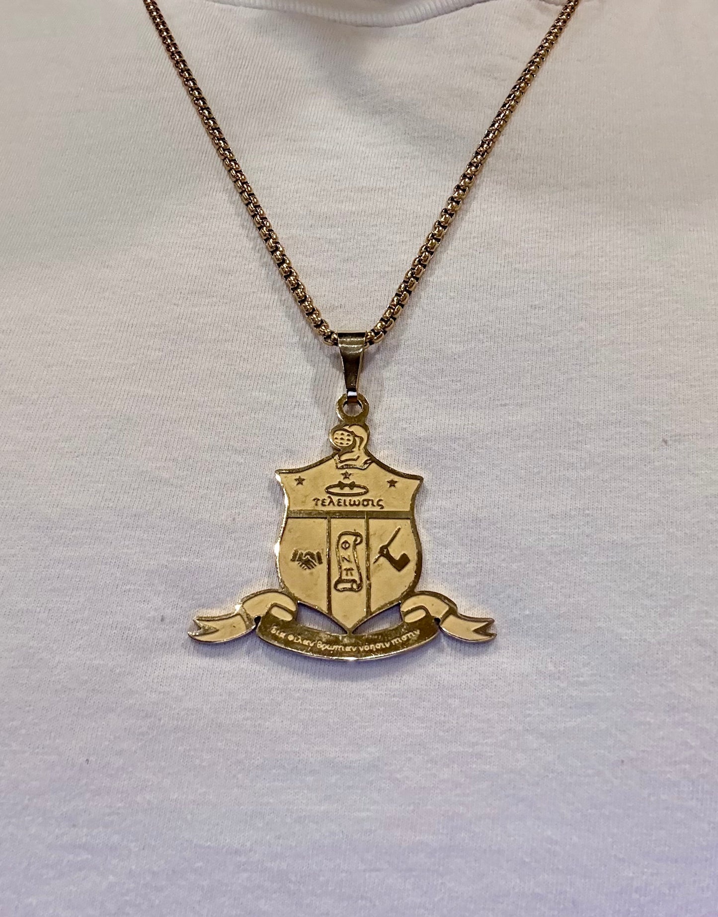 Gold Coat of Arms Standard box chain