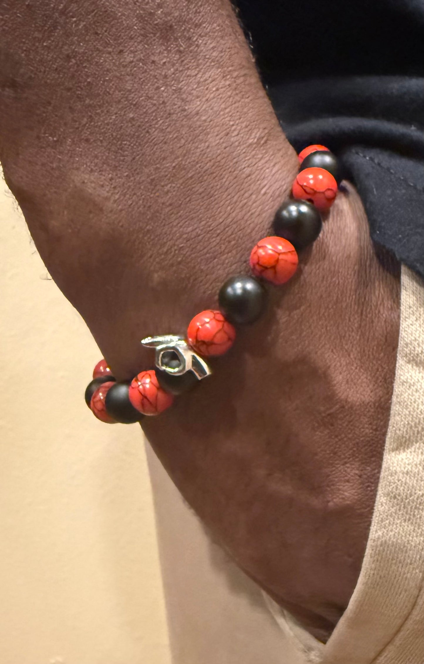 "Yo" red and black beaded bracelet