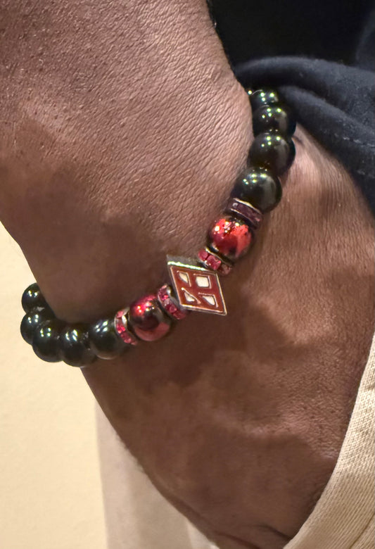 Floating "K" black beaded bracelet