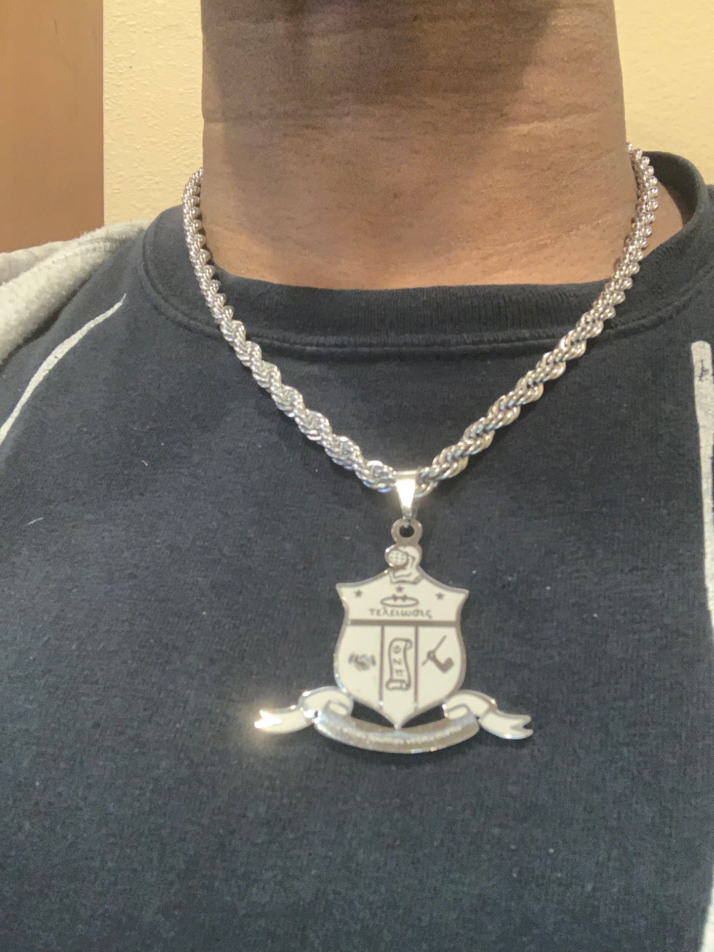 Stainless steel Coat of Arms rope chain