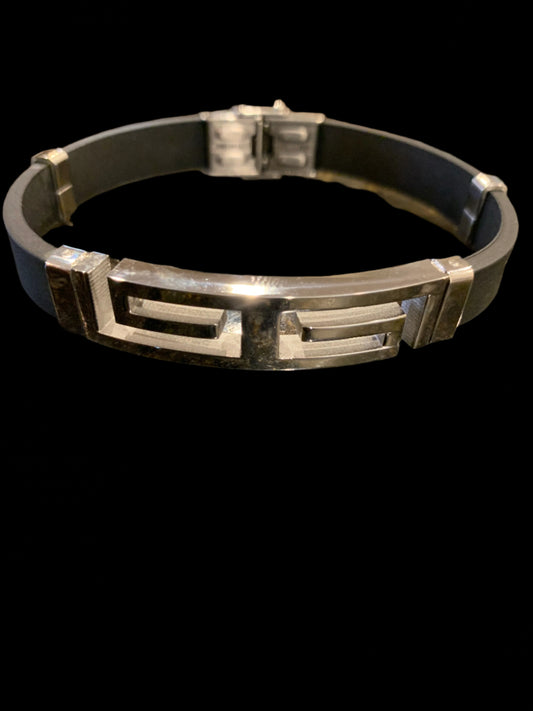Great Wall design silver and black silicone bracelet